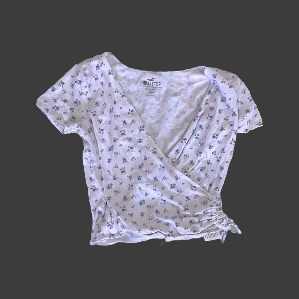 Women’s Hollister extra small baby te white with blue flower print lightly loved